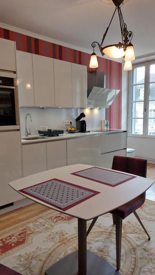 Suprematisme Appartement De Prestige Vierzon Buitenkant foto